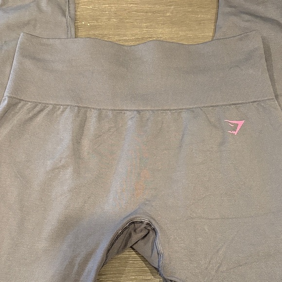 Gymshark Charcoal Leggings with Pink Logo - Picture 3 of 4
